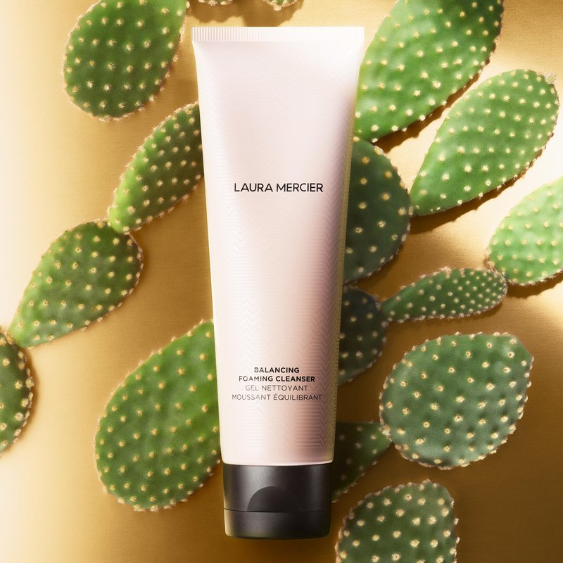 Laura Mercier Balancing Foaming Cleanser for Women - 4.2 oz Cleanser